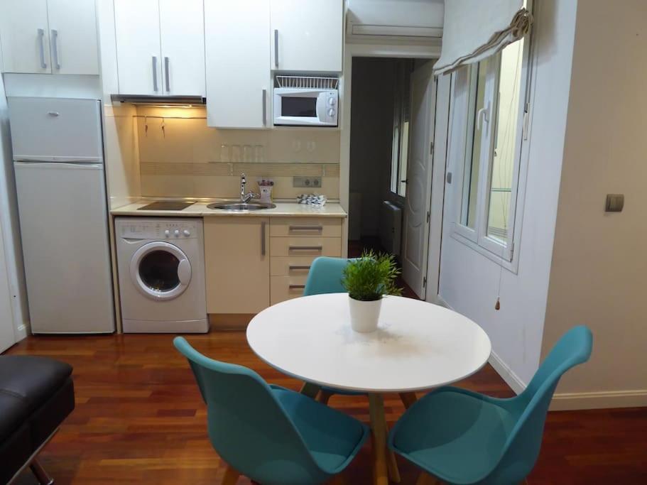 Tranquilo Apartamento En Chueca In2Iz5 Мадрид Екстериор снимка