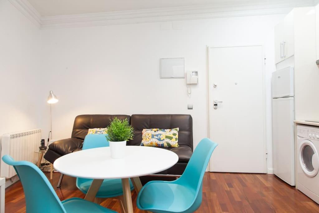 Tranquilo Apartamento En Chueca In2Iz5 Мадрид Екстериор снимка