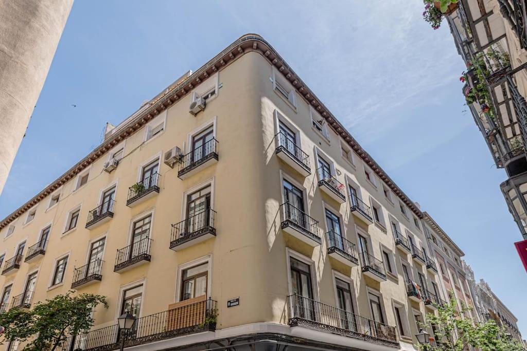 Tranquilo Apartamento En Chueca In2Iz5 Мадрид Екстериор снимка